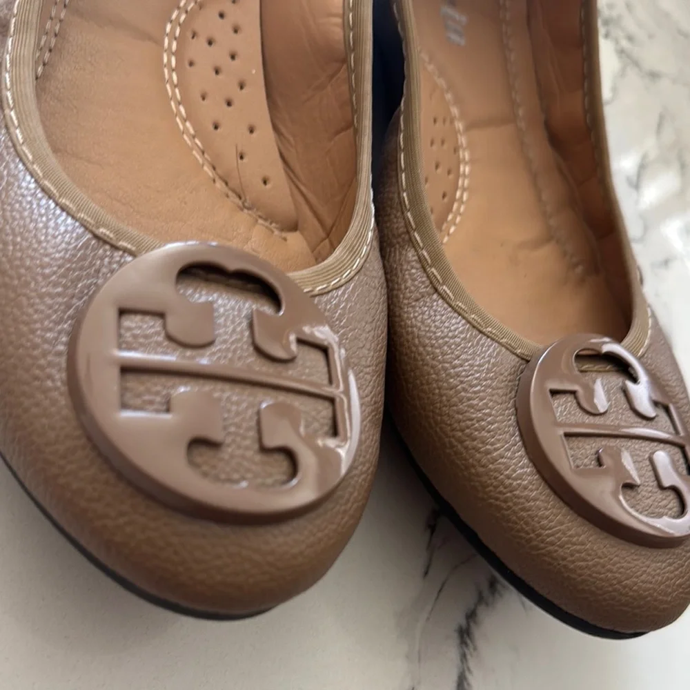 Tory Style Medallion Flats